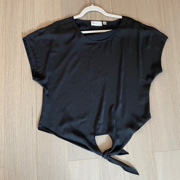 Black blouse - Picture 1 of 1